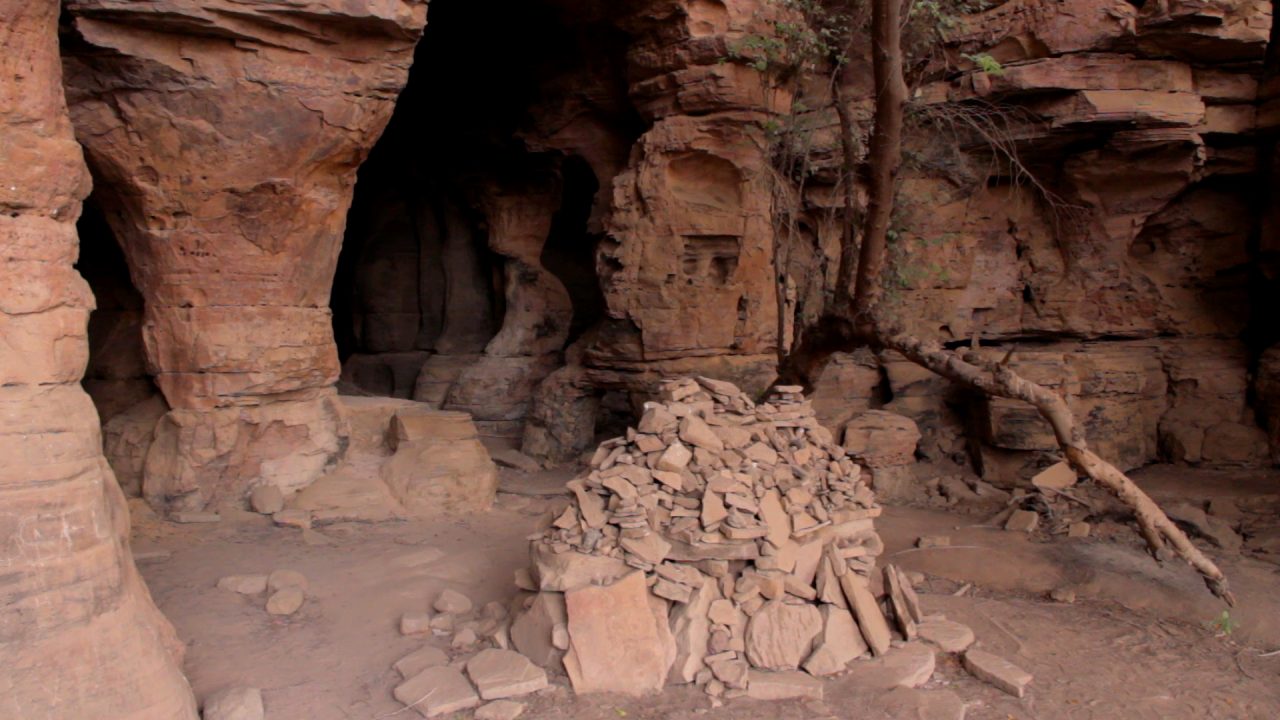 gruta kamanja camara pablocaminante mali 1280x720 - Imperios Ghana, Mandinga y Mali